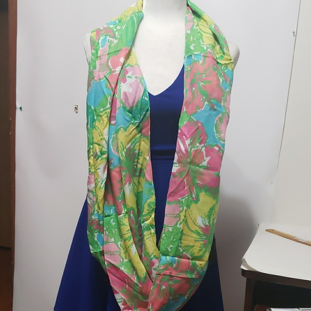 Lilly Pulitzer‎ Shorely Blue Big Flirt Floral Multicolor Infinity Scarf
